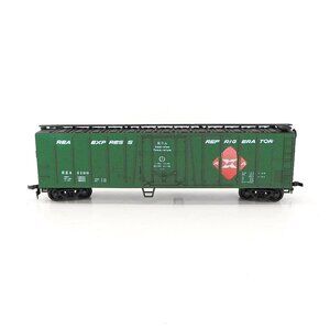 Life-Like Trains Green REA Refrigerator Car Model HO T588